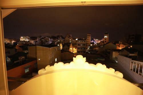 Ves - Pa Luxury Hotel