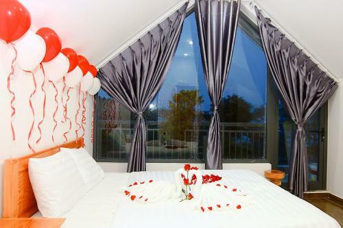 ??ng Ti?n Hotel ?� L?t
