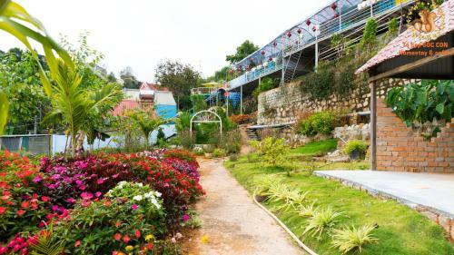 S�c Con Homestay & Coffee