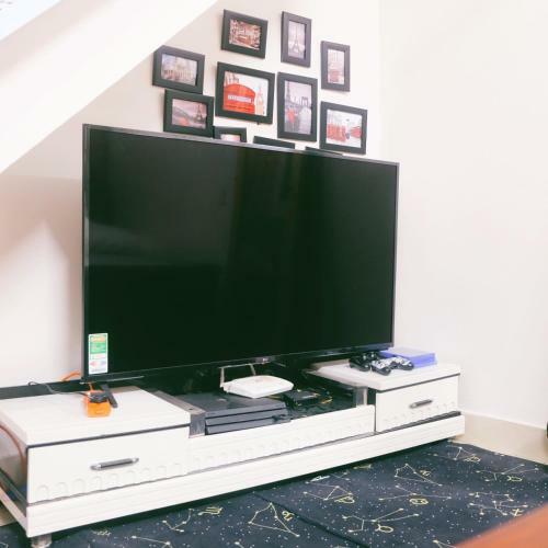 Aura Home 5