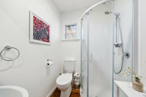 The Long House - Waikanae Holiday Home