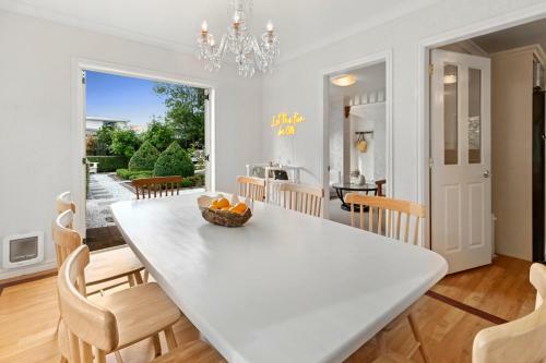 The Manor - Bowentown Holiday Home