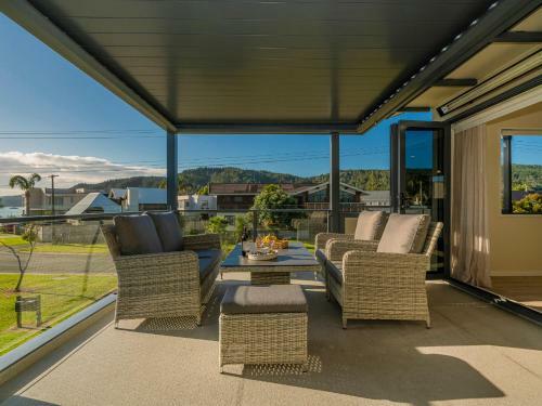 Harbour View - Whangamata Holiday Home