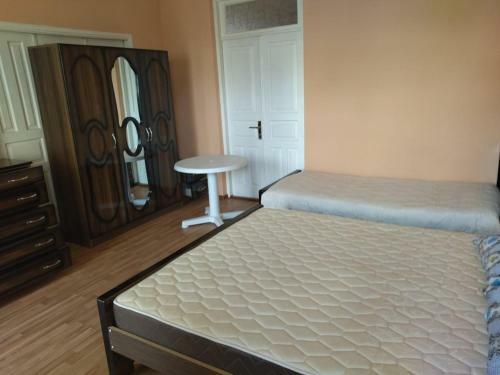 Hostal White House Avtandil&nino
