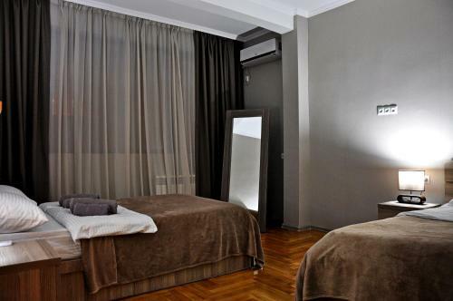 Luxury 4-bedroom Apartment In The Center