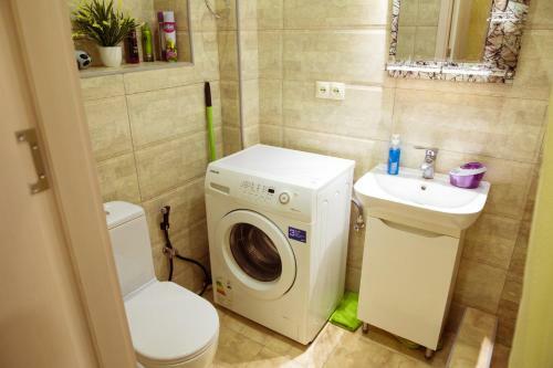 Family Apartment On Agmashenebeli