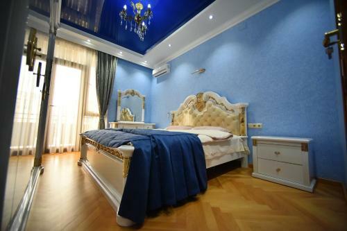 Lia's Apartment