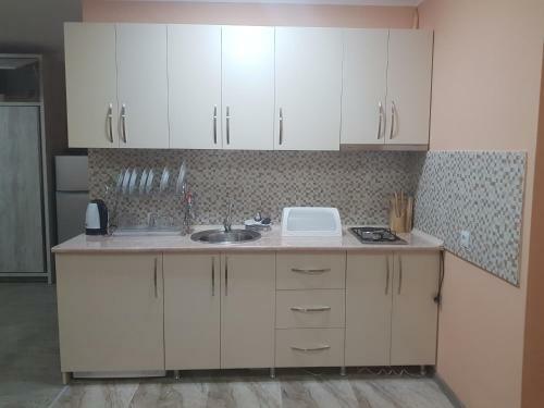 Qeti's Apartment In Batumi - Angisa