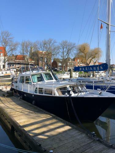 Boot & Breakfast - Slapen Op Het Water