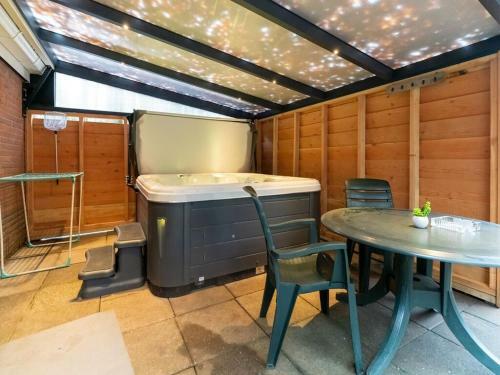 Inviting Bungalow In Epe With Hot Tub