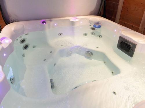 Inviting Bungalow In Epe With Hot Tub
