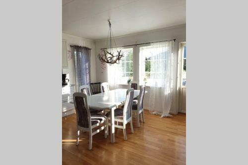 Stugan P� Str�nda - Strax Utanf�r Fun�sdalen