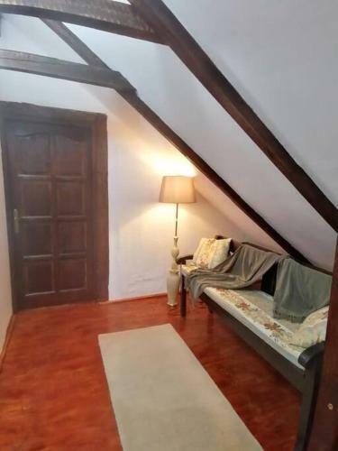 Casa Huber, O Cas? S?seasc?, Readus? La Via??