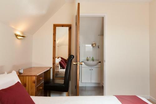 Bed & Breakfast Cumberland House Gatwick B & B