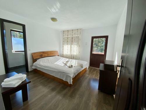 Villa Cabana Caprioara - Piatra Craiului