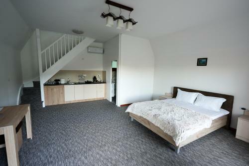 Lodge Green Property