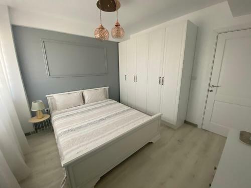 Apartament 1 Mai Bloc Nou-self Check-in
