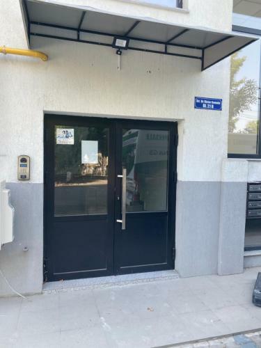 Apartament 1 Mai Bloc Nou-self Check-in