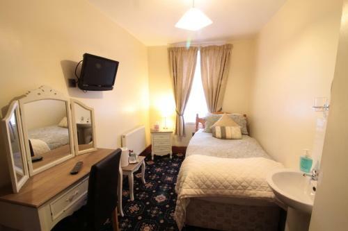 Hostal The West Bank Guest House
