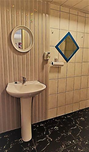 Albergue Hostal Del Tuto