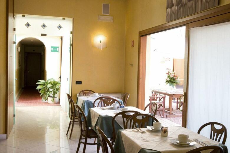 Hotel Cris