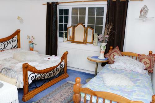 Hostal Da Vinci Guest House - Bed And Breakfast (gatwick)