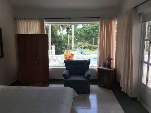 Hermosa Villa - Piscina - Jacuzzi - Jardines