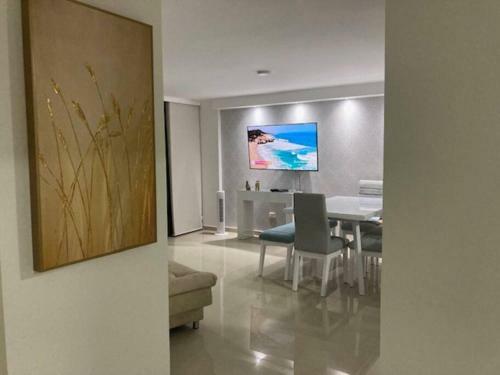 Hermoso Apartamento A UNA Cuadra de La Playa!
