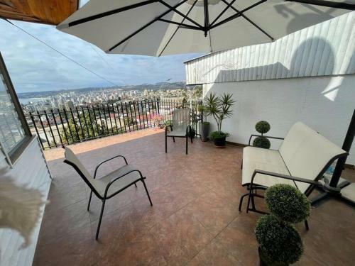 Agradable Casa En Vi�a Con Terraza Y Gran Quincho