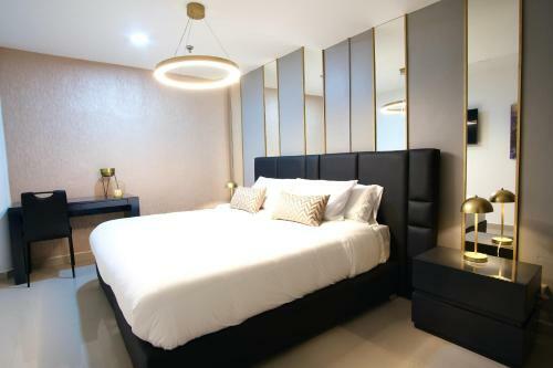 Casa Catalina Luxury 9bdr Villa In Lleras Park