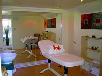 Melville Hall Hotel And Utopia Spa