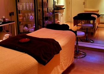 Melville Hall Hotel And Utopia Spa