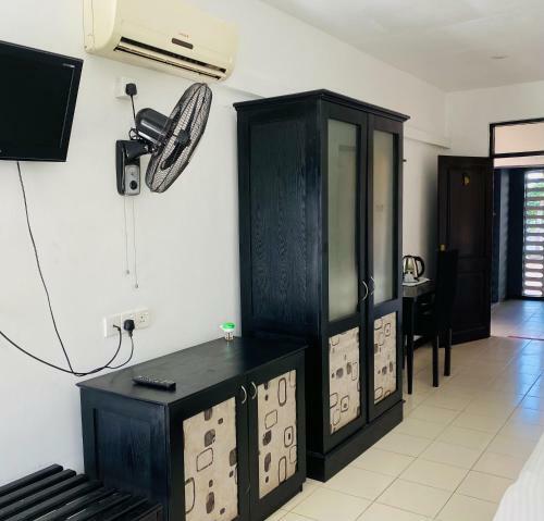 Hostal Mary Land Beach Hotel
