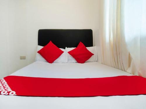 Hotel Vaccinated Staff - Oyo 552 Vines Ape Nap Hostel