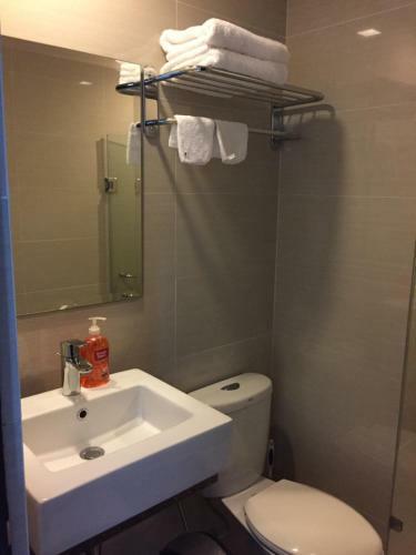 Apartamentos 101 Newport Condo C2