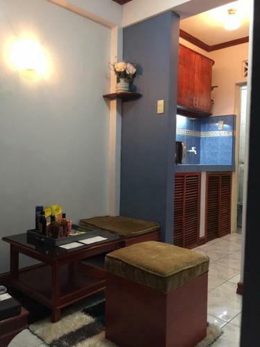 Bed & Breakfast Las Pinas Serviced Apartment