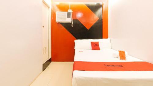 Reddoorz @ Walk Inn Hotel