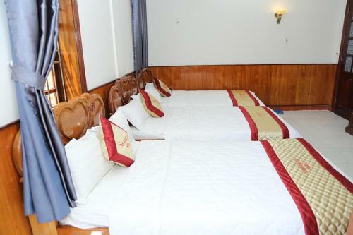 T�n Ho�ng Gia Hotel