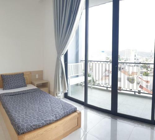 Lee Apartment