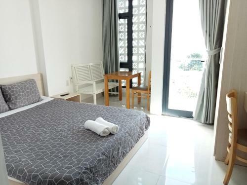 Lee Apartment