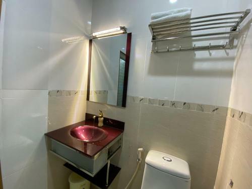 Ho�ng Qu�n Hotel