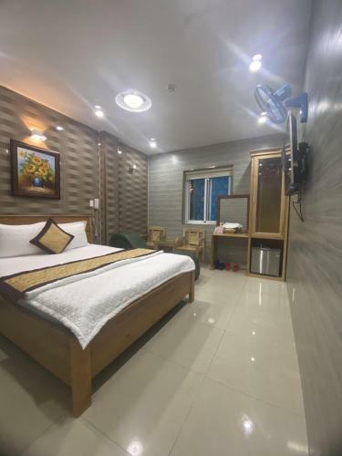 Ho�ng Qu�n Hotel
