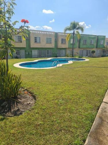 Hermosa Casa Con Alberca Y Jard�n By Dian
