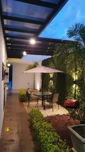 Casa Hector, Con Jacuzzi, Cerca Del Foro Gnp.