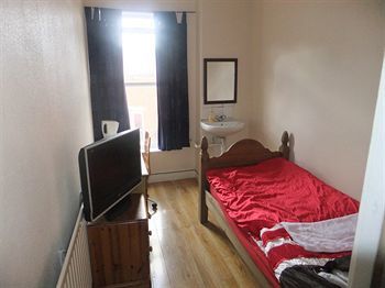 Hostal Heavenly Nights Guest House