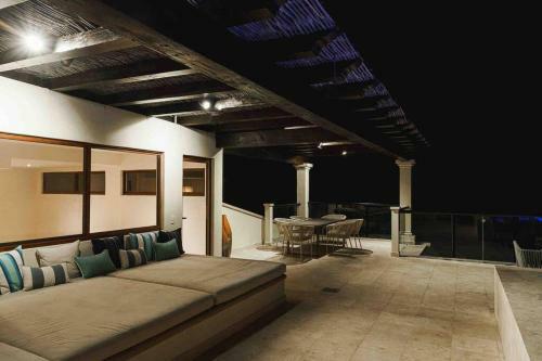 Villa Luxurious Unique & Enchanting 5 Br Ph Ocenan Front