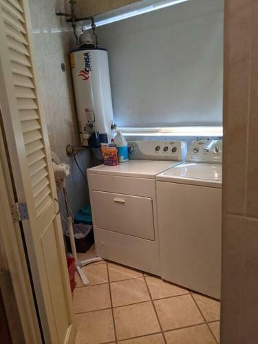 Apartamento 2 Bed/2 Bath Condo W/stunning Ocean Views & Pool