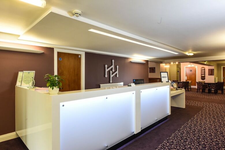 Hotel Halifax Hall