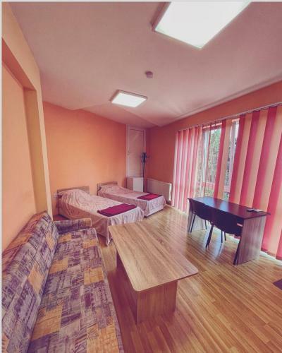 Hostal ????????