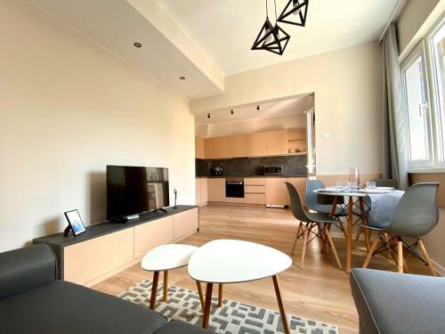 Top Centre Zara Apartment